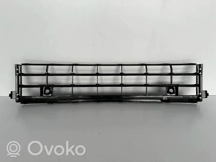 Volkswagen Golf VIII Grille inférieure de pare-chocs avant 5H0853677D