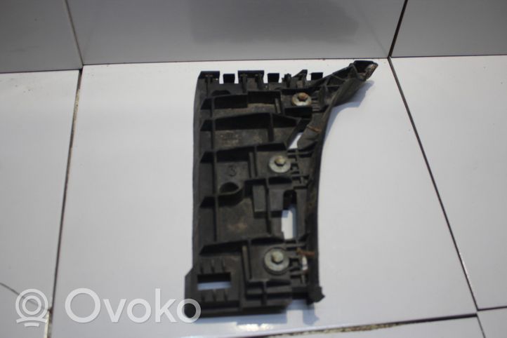 Audi A4 S4 B5 8D Takapuskurin kannake 8D0807283