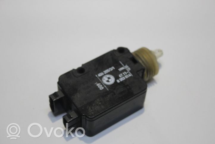 BMW 3 E36 Polttoainesäiliön korkin lukko 67118353014