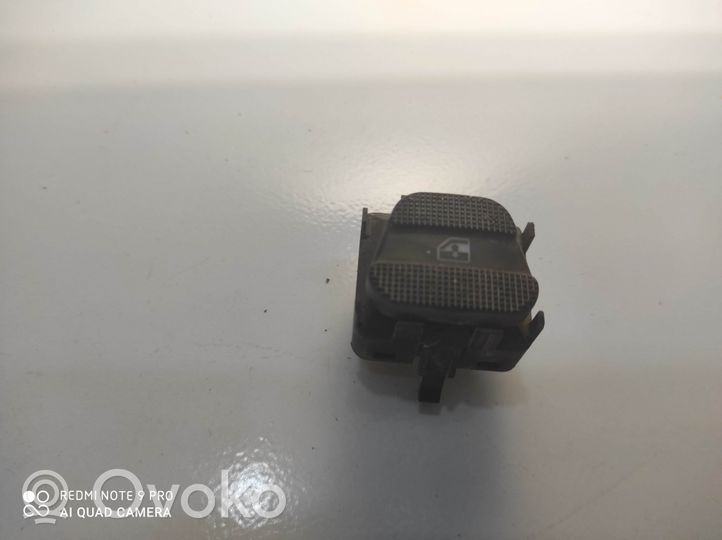 Volkswagen Golf III Interruttore di controllo dell’alzacristalli elettrico 1H0959855C