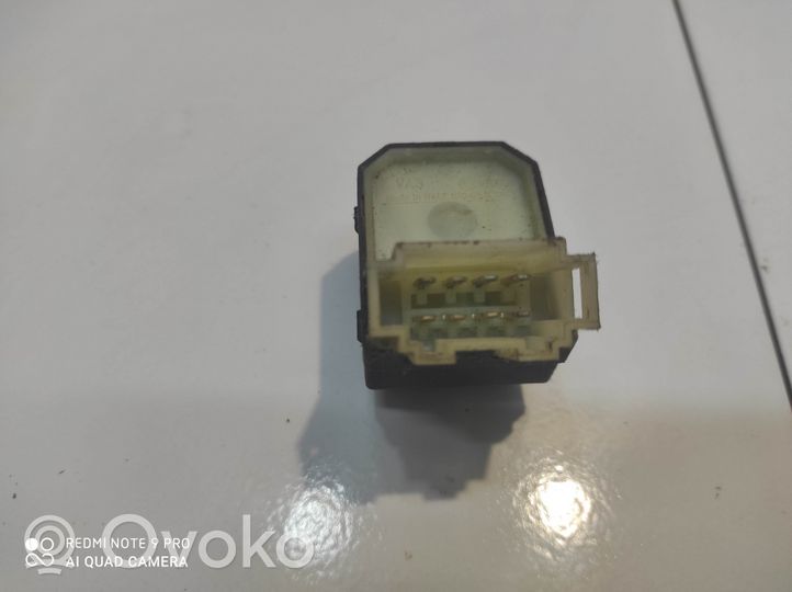 Volkswagen Golf III Wing mirror switch 1H0959565