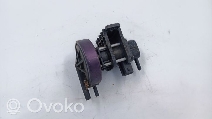 Audi 80 90 S2 B4 Electrovanne Soupape de Sûreté / Dépression 357906283