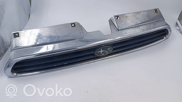 Subaru Legacy Maskownica / Grill / Atrapa górna chłodnicy 