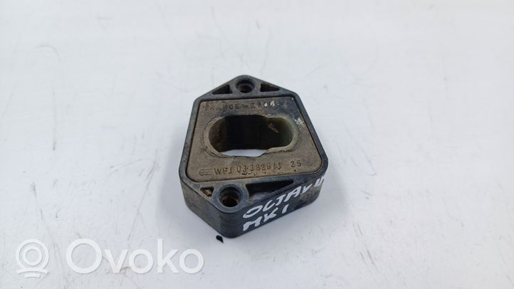 Skoda Octavia Mk1 (1U) Radiator mount bracket 03382911