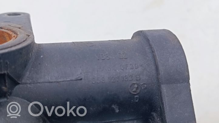 Audi A4 S4 B5 8D Przewód / Wąż chłodnicy 058121133B