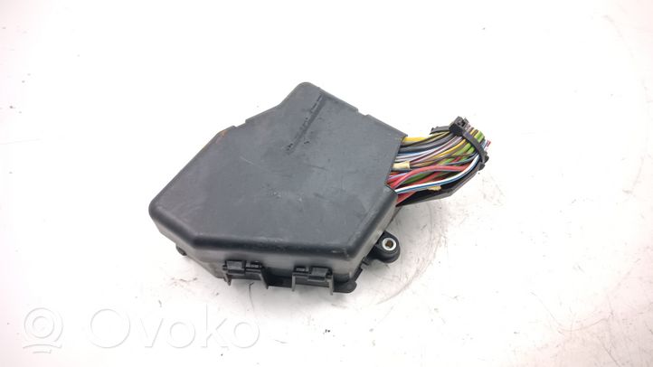 Audi A4 S4 B5 8D Sulakemoduuli 8D1941824