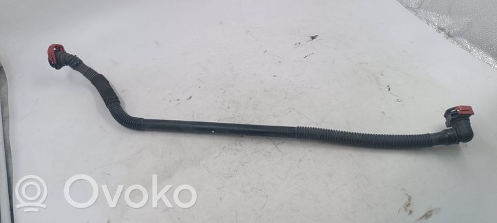 Audi A4 S4 B5 8D Breather hose/pipe 7E310601