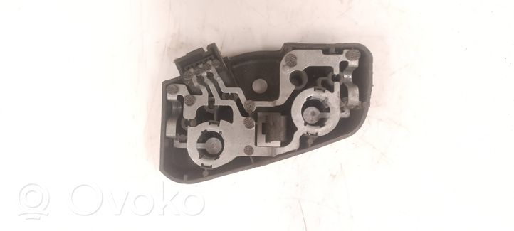 BMW 3 E46 Cubierta del soporte de la lámpara de la luz trasera 388569L