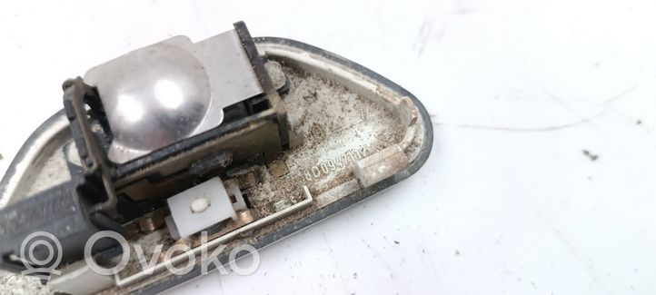 Audi A4 S4 B5 8D Altre luci abitacolo 8D0947112