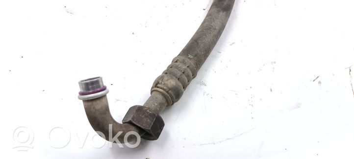 Volkswagen PASSAT B5 Ilmastointilaitteen putki (A/C) 82D0260704H