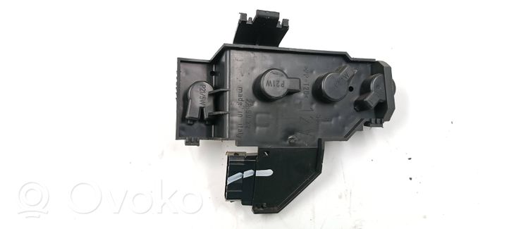 Audi A4 S4 B5 8D Glühbirnenhalter Heckleuchte 289922