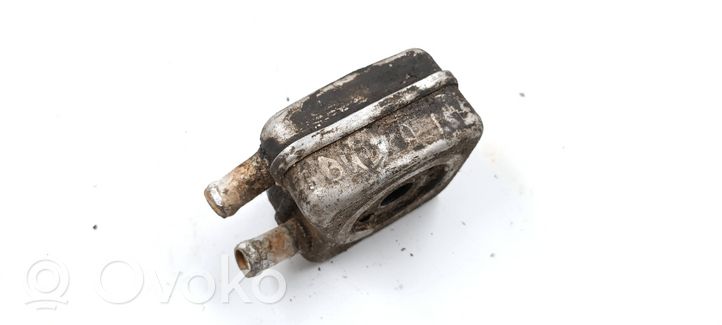 Audi 80 90 S2 B4 Supporto di montaggio del filtro dell’olio 