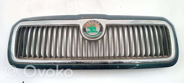 Skoda Octavia Mk1 (1U) Grille calandre supérieure de pare-chocs avant 1U0853651