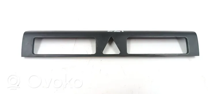 Audi A4 S4 B5 8D Inserti decorativi cornice della consolle centrale 8D0863321