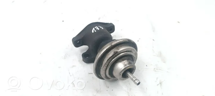 Audi A4 S4 B5 8D Valvola EGR 028131501E