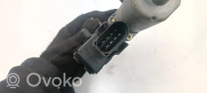 BMW 3 E36 Moteur de lève-vitre de porte avant 0130821785