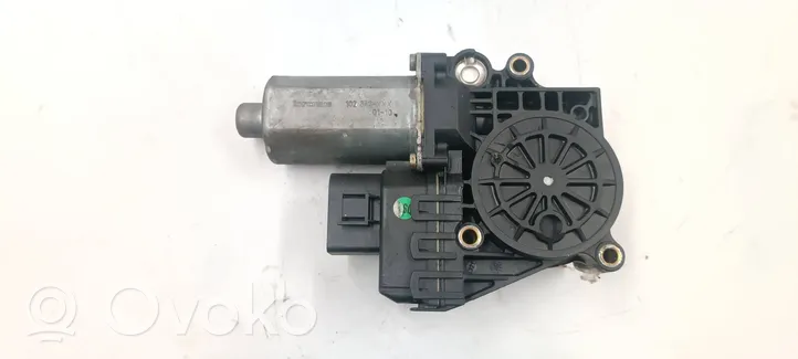 BMW 3 E36 Moteur de lève-vitre de porte avant 0130821785