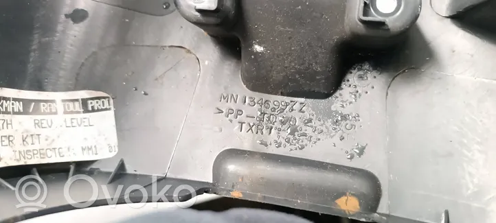 Mitsubishi Eclipse Stūres ass dekoratīvā apdare MN134699ZZ