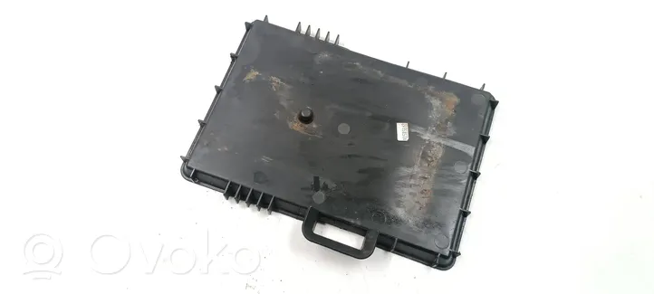 Mitsubishi Eclipse Boîte de batterie MN121270