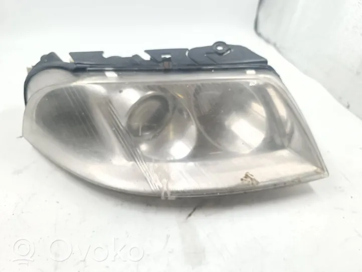 Volkswagen PASSAT B5.5 Lampa przednia 3817