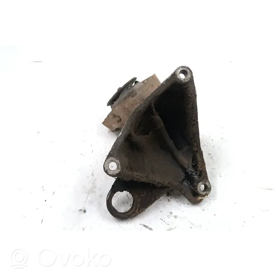 Audi A4 S4 B5 8D Supporto di montaggio scatola del cambio 8D0399114L