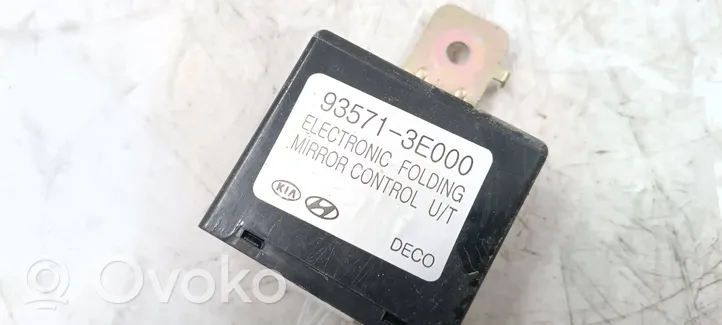 KIA Sorento Módulo de control del espejo lateral 935713E000