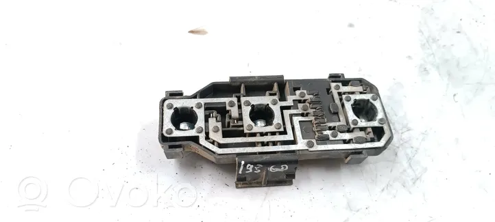 Audi A6 S6 C5 4B Porte ampoule de feu arrière 38890751