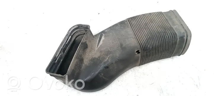 Audi A6 S6 C5 4B Część rury dolotu powietrza 8D0129617E