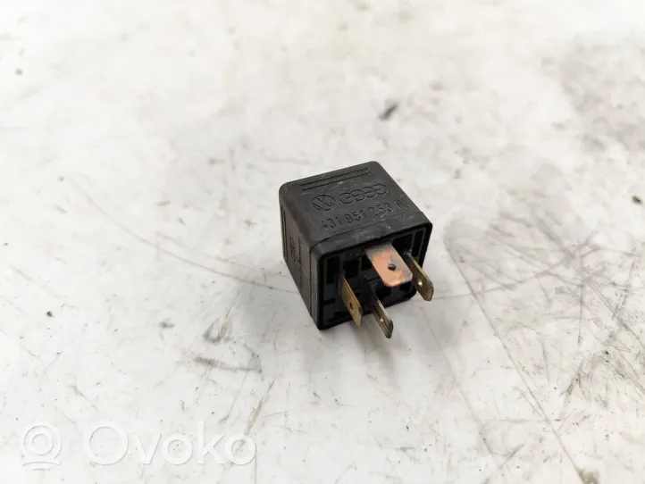 Audi 80 90 B3 Other relay 431951253H