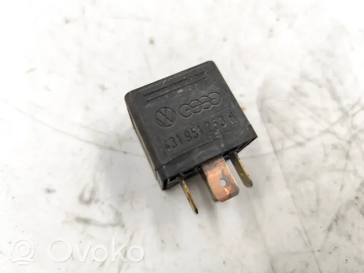 Audi 80 90 B3 Other relay 431951253H