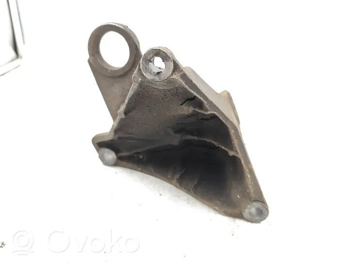 Audi A6 S6 C5 4B Supporto di montaggio scatola del cambio 8D0399114S