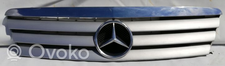 Mercedes-Benz A W168 Griglia superiore del radiatore paraurti anteriore 