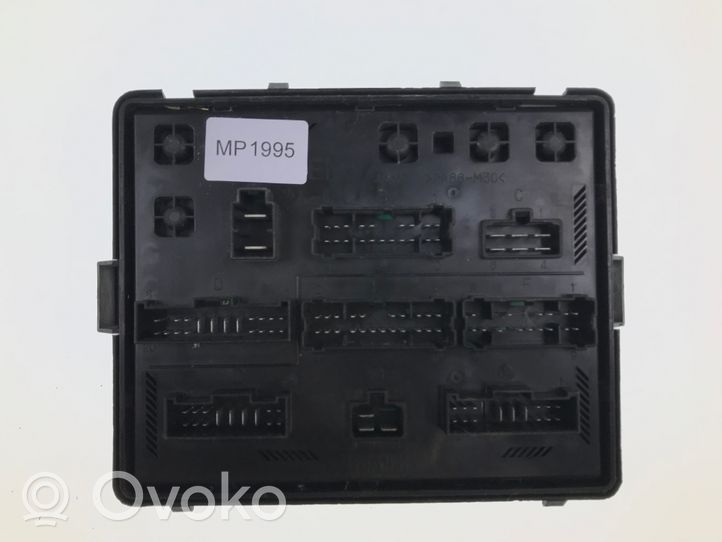 Hyundai Santa Fe Module de fusibles 04D25NAK1239