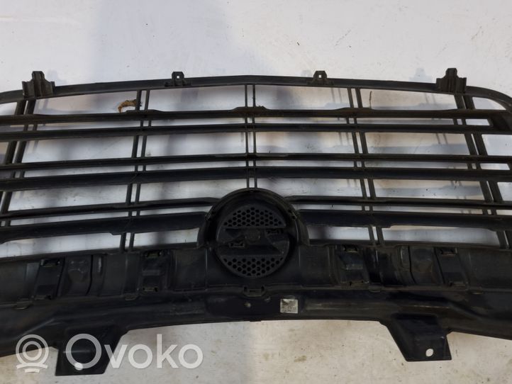 Opel Insignia A Etupuskurin ylempi jäähdytinsäleikkö 623109857R