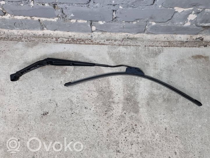 Nissan Murano Z52 Windshield/front glass wiper blade 8571