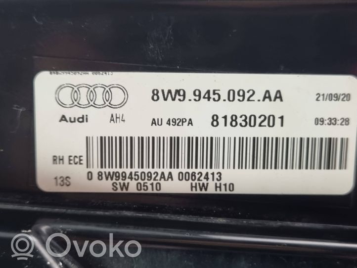 Audi A4 S4 B9 Lampa tylna 8W9945092AA