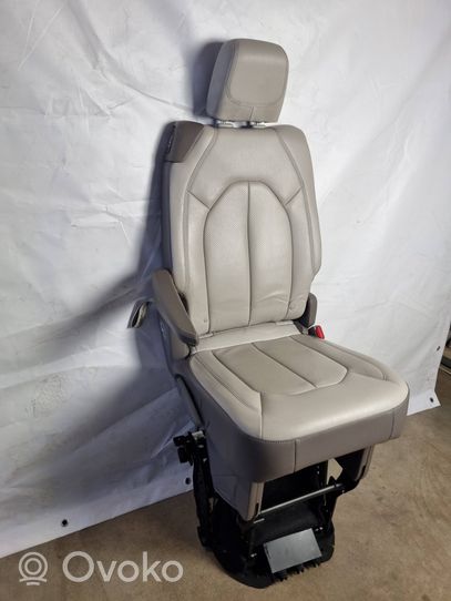 Chrysler Pacifica Second row seats 