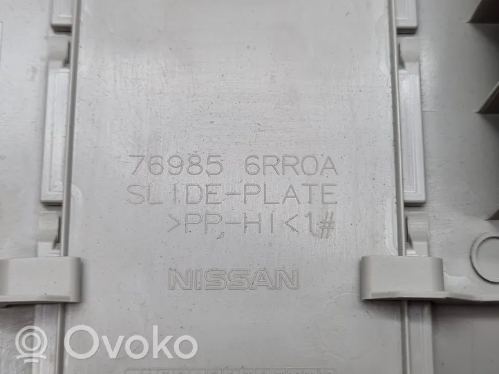 Nissan Rogue (B) Revêtement de pilier (haut) 769856RR0A