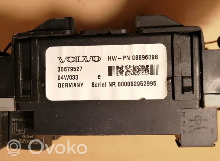 Volvo V70 Saugiklių blokas 008696098