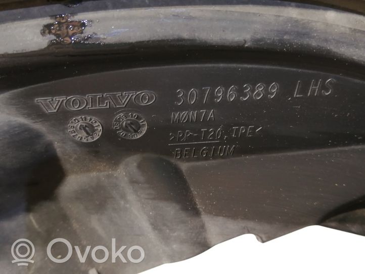 Volvo V70 Wlot / Kanał powietrza intercoolera 30796389