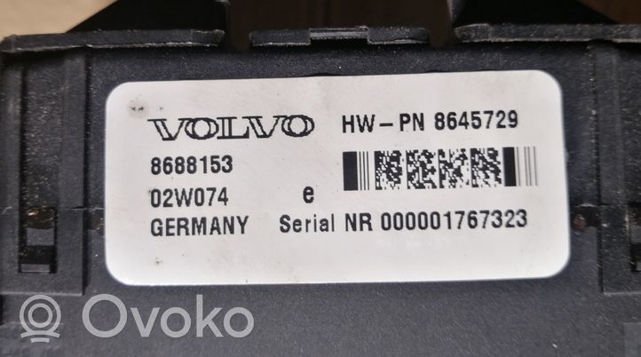 Volvo S60 Saugiklių blokas 8688153