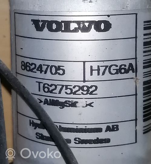 Volvo V70 Tubo e bocchettone per riempimento serbatoio del carburante 8624705