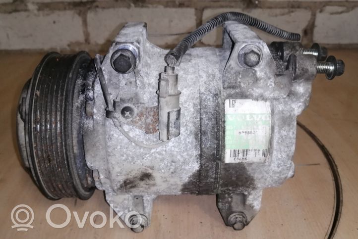 Volvo V70 Ilmastointilaitteen kompressorin pumppu (A/C) 304761388