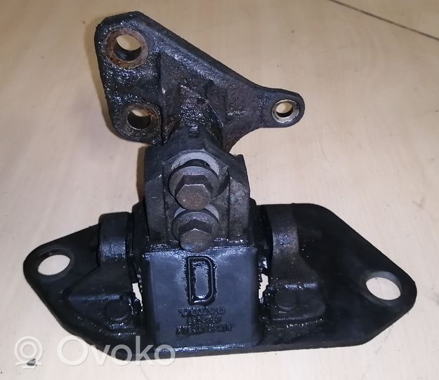 Volvo V70 Supporto di montaggio del motore 8624757