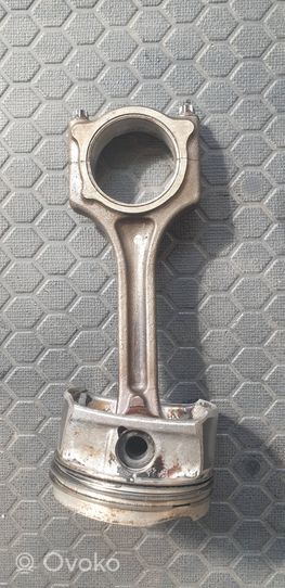 Peugeot 308 SW  Piston avec bielle P813