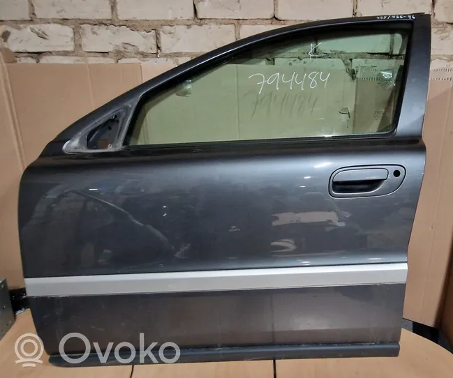 Volvo V70 Priekinės durys 