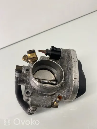 Opel Zafira B Throttle valve 55560398