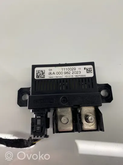 Mercedes-Benz C W204 Relais de charge A0009822023