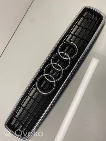 Audi A4 S4 B5 8D Front grill 8D0853651J