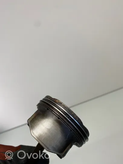 Hyundai i20 (PB PBT) Piston avec bielle G4LA